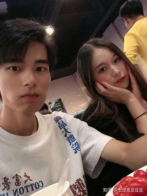 国产情侣自拍在线,国产情侣自拍，记录浪漫时光